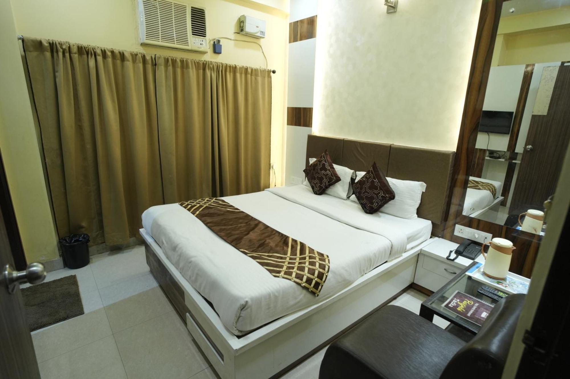 Hotel Rajkamal Near Varanasi Railway Station Экстерьер фото