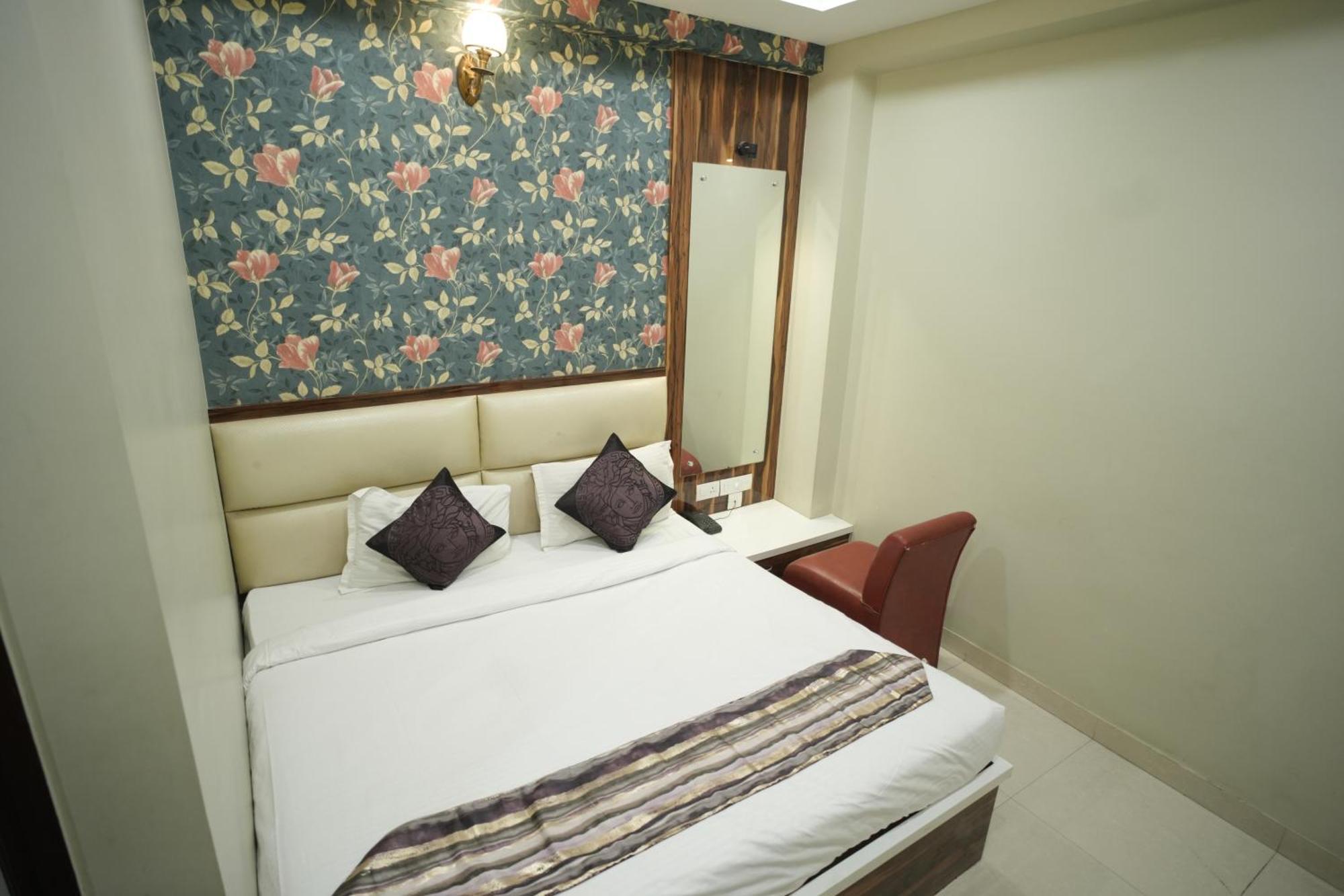 Hotel Rajkamal Near Varanasi Railway Station Экстерьер фото